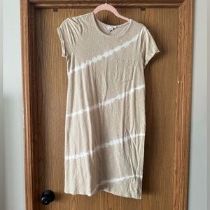 GAP Beige T-Shirt